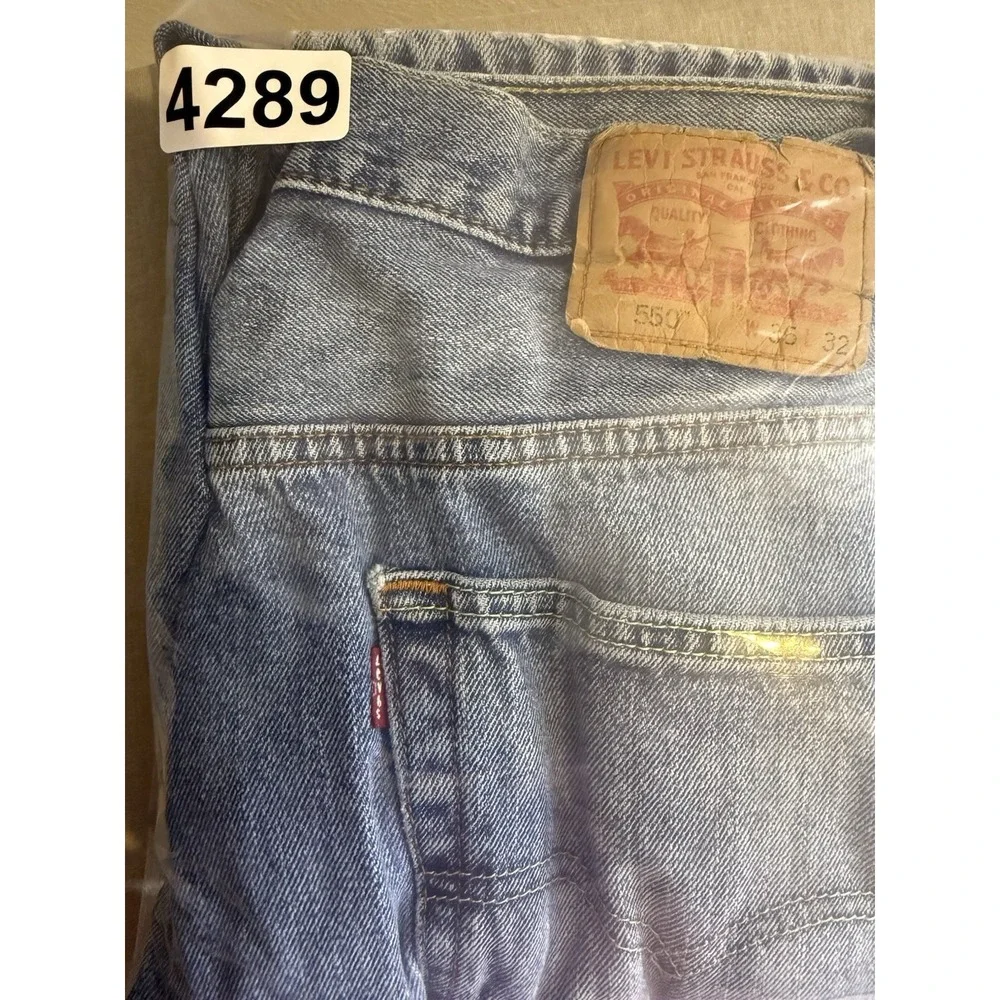 Levis Jeans 550 Relaxed Mens 36x30 Blue‎ Denim Pants Medium Wash (Tag36x32)